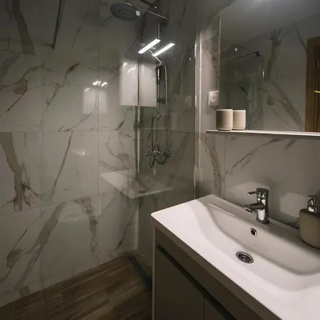 Highlander 아파트